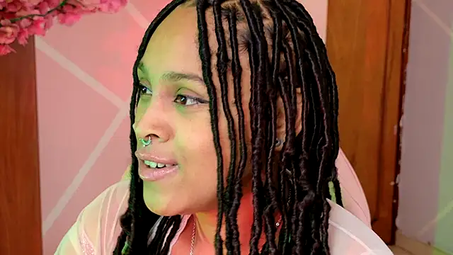 Elith noa online show from 10-28-25, 08:08