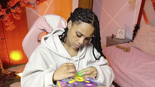 Elith noa online show from 12-21-25, 07:43