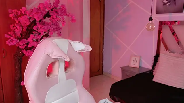 Elith noa online show from 10-11-25, 07:26