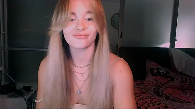 Snapshot of Eva_Jaya chatting on 10-18-25, 11:34 Eva Jaya online show from 10-18-25, 11:34