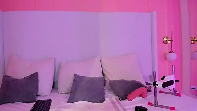 shaina vasquez online show from 12-15-25, 03:56