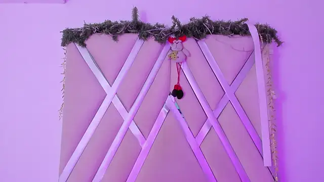  miaquevedo  online show from 12-17-25, 01:38