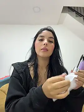  miaquevedo  online show from 04-13-26, 12:31