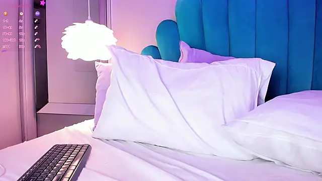 CaitlynCouper online show from 03-06-25, 01:48