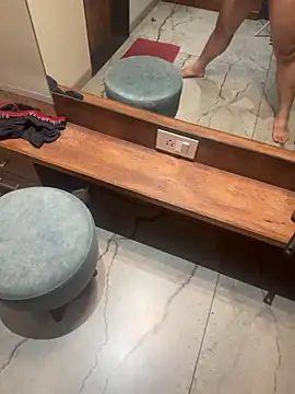 versatile guy01 online show from 10-27-25, 11:11