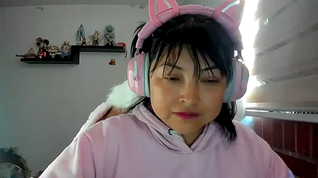 Snapshot of Shaddycute_ chatting on 08-03-26, 12:33 Shaddycute online show from 08-03-26, 12:33