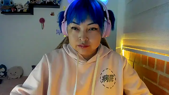 Shaddycute  online show from 10-21-25, 10:03