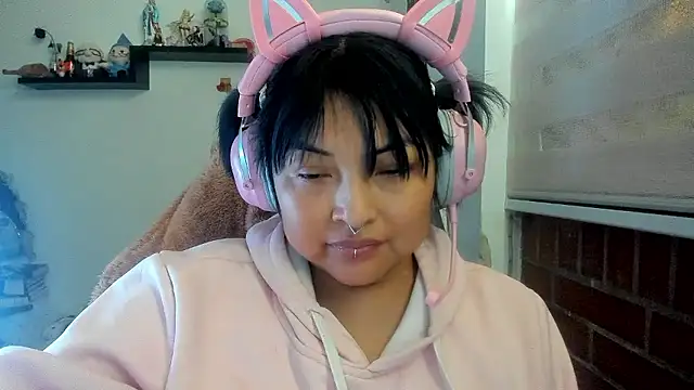 Shaddycute  online show from 04-15-26, 07:58