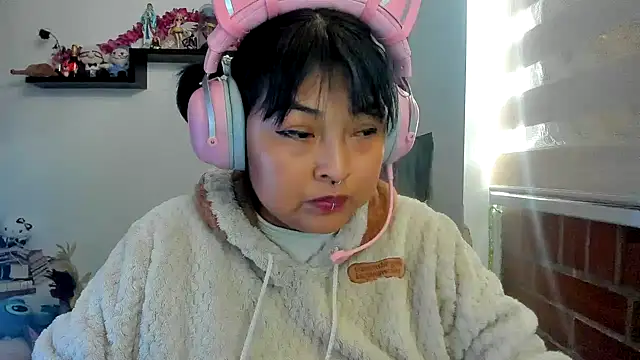 Shaddycute  online show from 04-05-26, 04:13