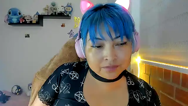 Shaddycute  online show from 11-25-25, 01:55