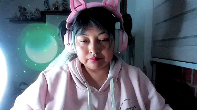 Snapshot of Shaddycute_ chatting on 06-22-26, 02:50 Shaddycute online show from 06-22-26, 02:50