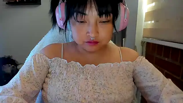 Snapshot of Shaddycute_ chatting on 06-24-26, 04:16 Shaddycute online show from 06-24-26, 04:16