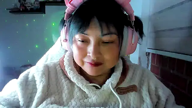 Snapshot of Shaddycute_ chatting on 06-11-26, 03:36 Shaddycute online show from 06-11-26, 03:36