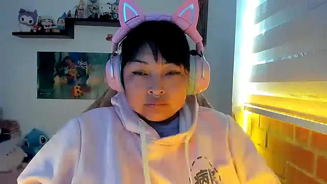 Shaddycute  online show from 02-24-26, 01:34