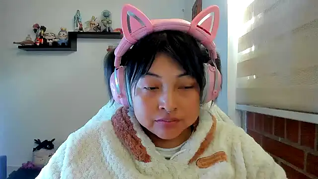 Snapshot of Shaddycute_ chatting on 06-03-26, 02:33 Shaddycute online show from 06-03-26, 02:33