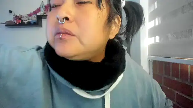 Shaddycute  online show from 03-23-26, 12:38