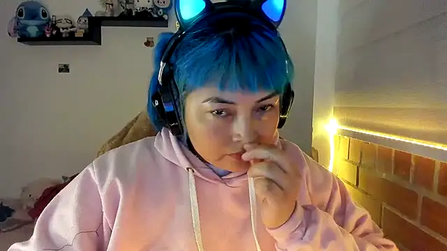 Shaddycute  online show from 12-21-25, 12:57