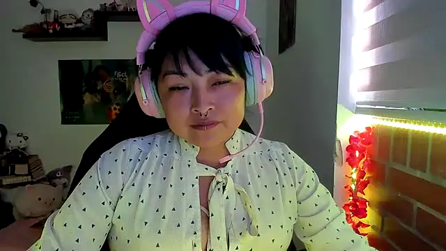 Shaddycute  online show from 03-06-26, 08:04