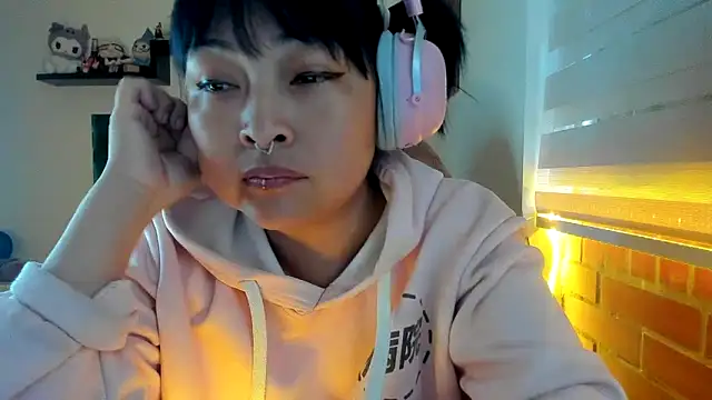 Shaddycute  online show from 02-23-26, 12:17