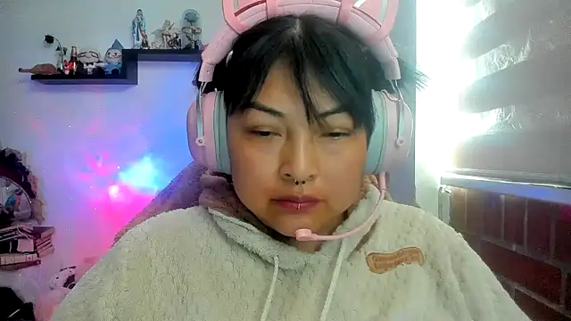 Shaddycute  online show from 04-10-26, 06:37