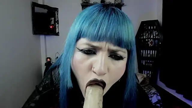 Snapshot of DimmuandDarkness chatting on 02-12-26, 09:31 DimmuandDarkness online show from 02-12-26, 09:31