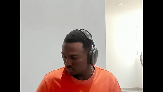 Snapshot of Troykhalil chatting on 02-03-26, 09:09 Troykhalil online show from 02-03-26, 09:09