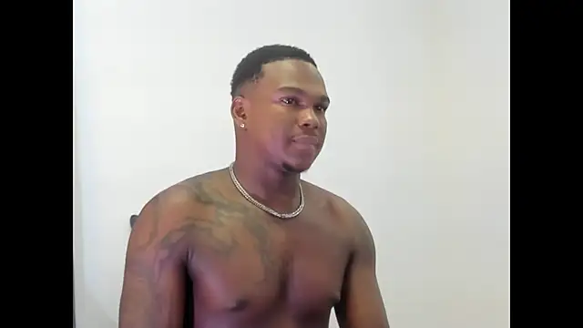 Snapshot of Troykhalil chatting on 02-17-26, 09:12 Troykhalil online show from 02-17-26, 09:12