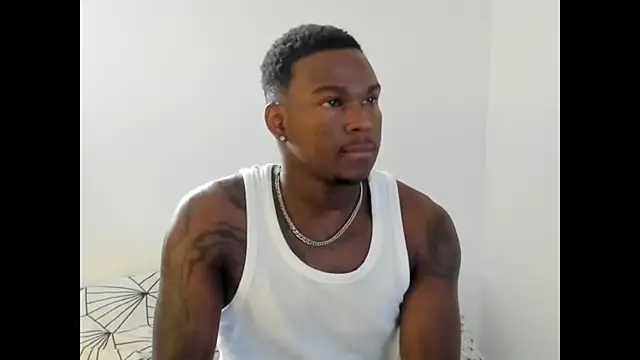 Snapshot of Troykhalil chatting on 02-06-26, 08:38 Troykhalil online show from 02-06-26, 08:38