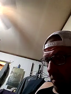 Snapshot of gettinit2wice chatting on 02-06-25, 12:15 gettinit2wice online show from 02-06-25, 12:15