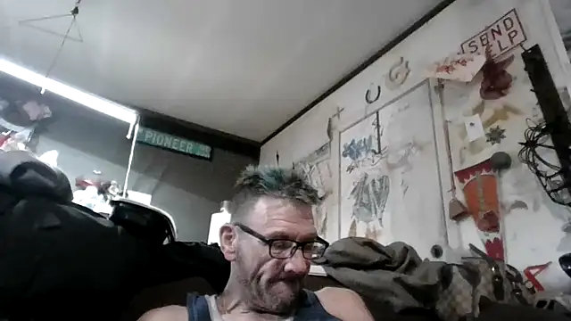 Snapshot of gettinit2wice chatting on 10-18-25, 08:05 gettinit2wice online show from 10-18-25, 08:05