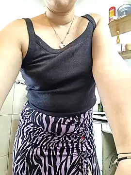 Snapshot of florecita9 chatting on 04-29-26, 05:30 florecita9 online show from 04-29-26, 05:30