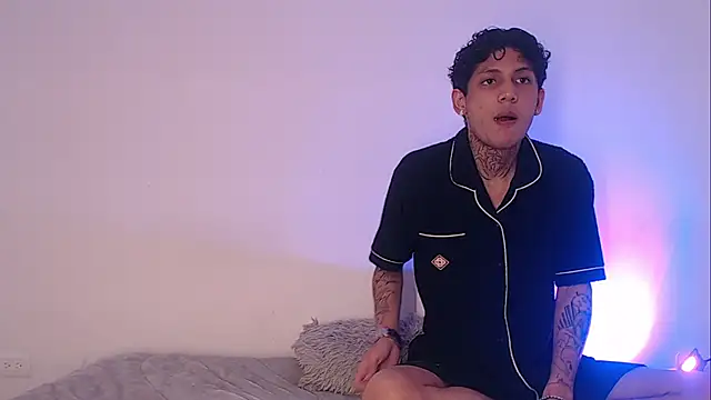 Sebas And Mila online show from 09-29-25, 01:01