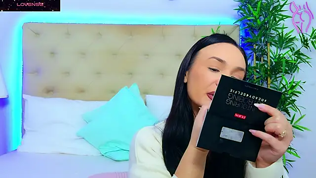 DaliyaArabian online show from 11-19-25, 01:11