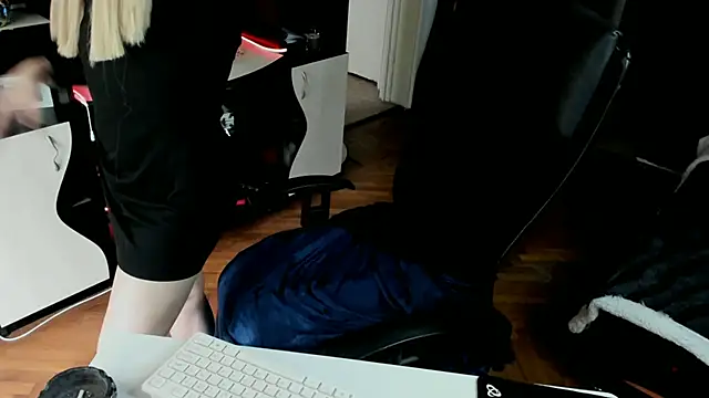 EvelynLexy online show from 11-14-25, 11:36