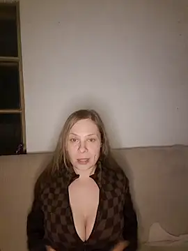 katiestevens online show from 11-18-25, 09:18