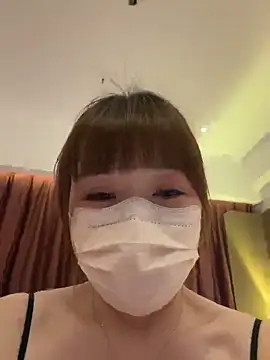 Lucky-Anna001 online show from 05-13-26, 01:29