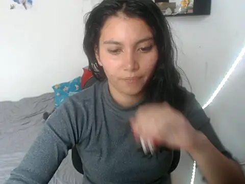 HannaKlein online show from 12-16-25, 07:07