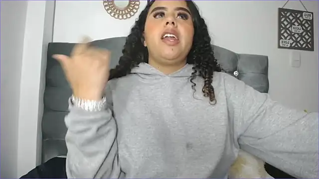 Snapshot of paytonbailey chatting on 02-24-25, 11:52 paytonbailey online show from 02-24-25, 11:52