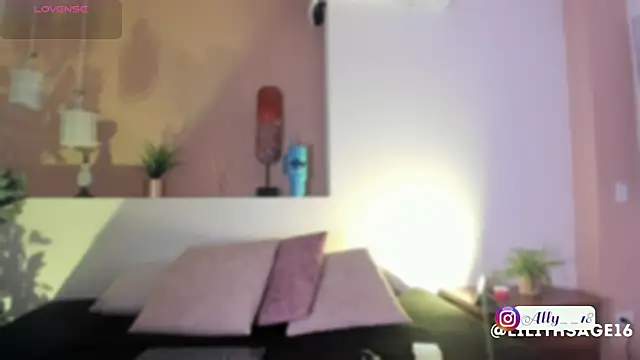 Snapshot of Ally_addams chatting on 09-29-25, 04:08 Ally addams online show from 09-29-25, 04:08