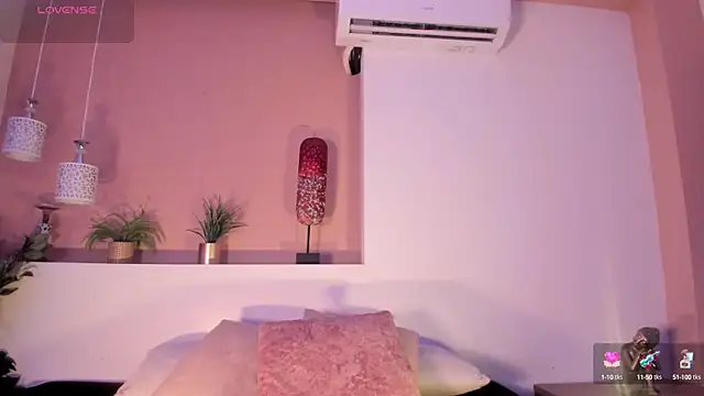 Snapshot of Ally_addams chatting on 10-18-25, 04:25 Ally addams online show from 10-18-25, 04:25