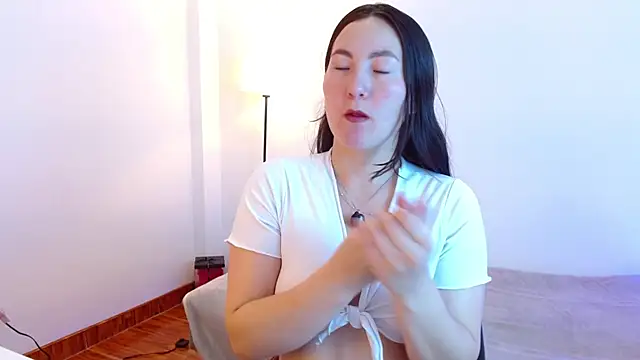 Elle Lee  online show from 07-09-26, 03:11