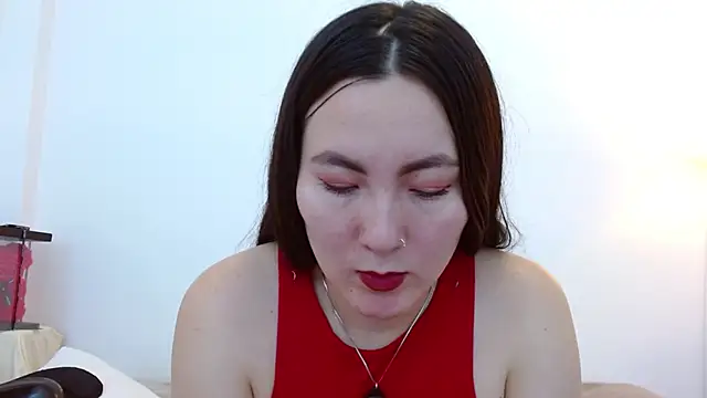 Elle Lee  online show from 05-28-26, 04:02