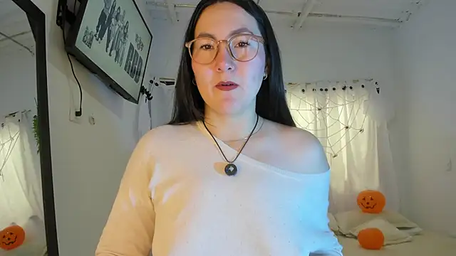 Elle Lee  online show from 10-08-25, 03:35