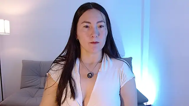 Elle Lee  online show from 07-12-26, 03:35