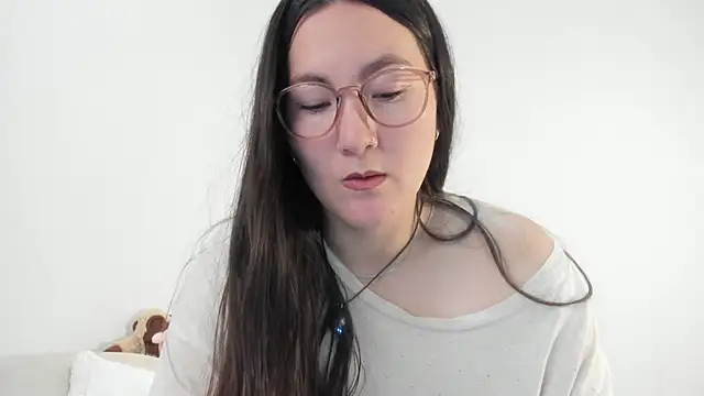 Elle Lee  online show from 09-22-25, 02:45