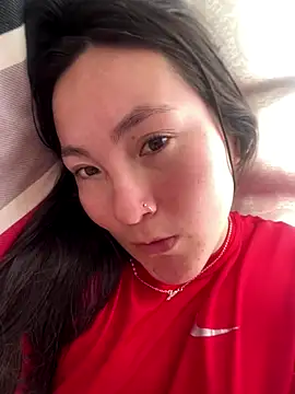 Elle Lee  online show from 12-14-25, 03:17