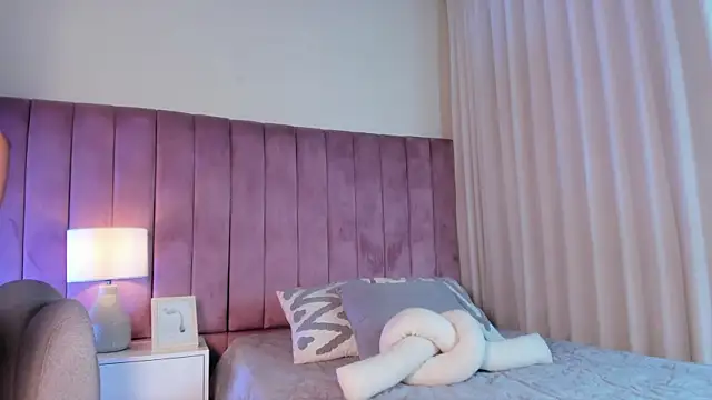 Elise Diamond online show from 04-09-26, 02:13