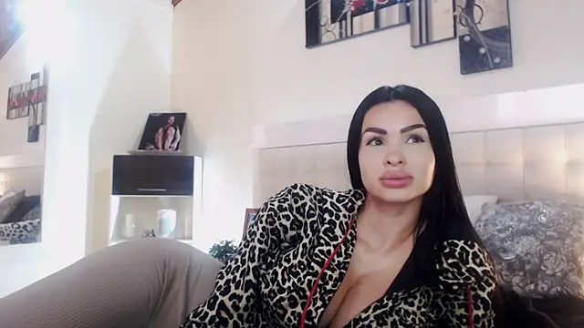  Pamela doll online show from 03-05-25, 11:49