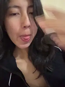 Snapshot of sarah12333 chatting on 03-30-26, 04:14 sarah12333 online show from 03-30-26, 04:14