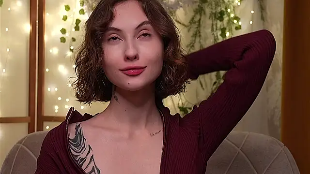 Snapshot of Devilina_V chatting on 01-30-25, 05:39 Devilina V online show from 01-30-25, 05:39